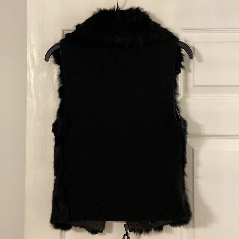 COLEBROOK RABBIT FUR AND LAMBSKIN WOMENS VEST BNWOT length 23” bust 30”very soft